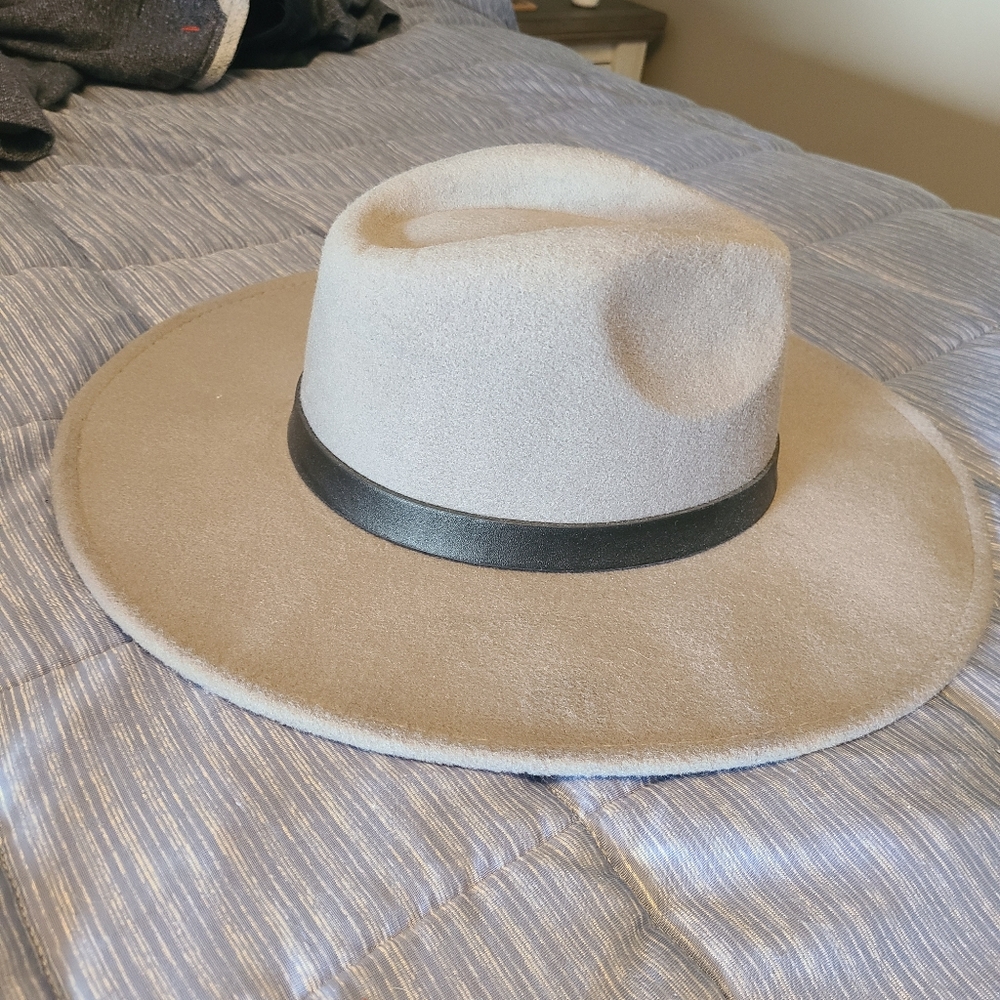 Three Bird Nest wide brim hat
